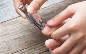 Treat Your Ingrown Toenail With These 6 Natural & Homemade Remedies